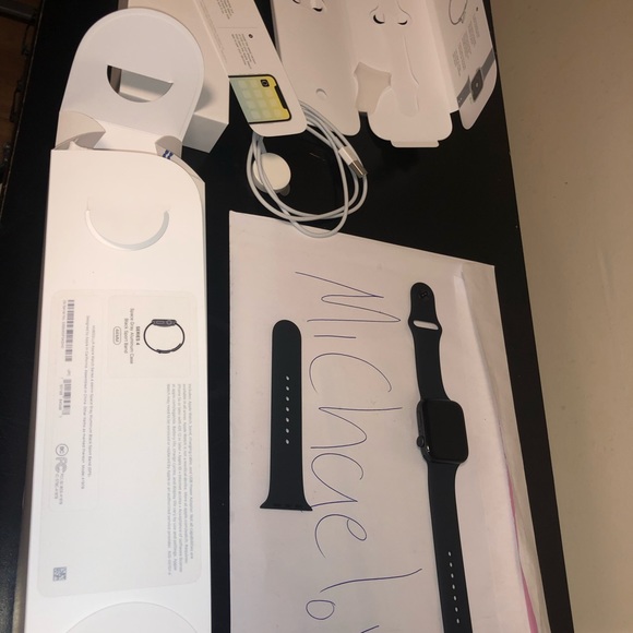 Apple Watch series 4 - Picture 6 of 8